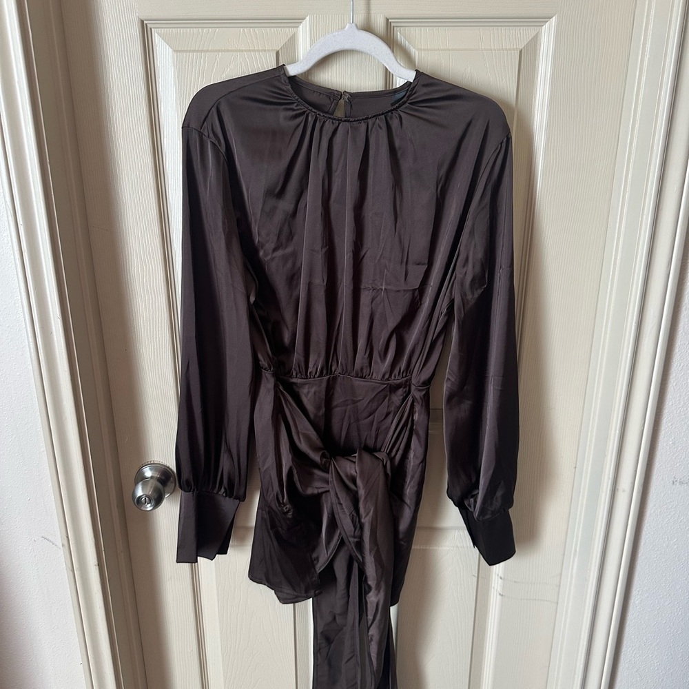 Elegant Brown Long-Sleeve Dress